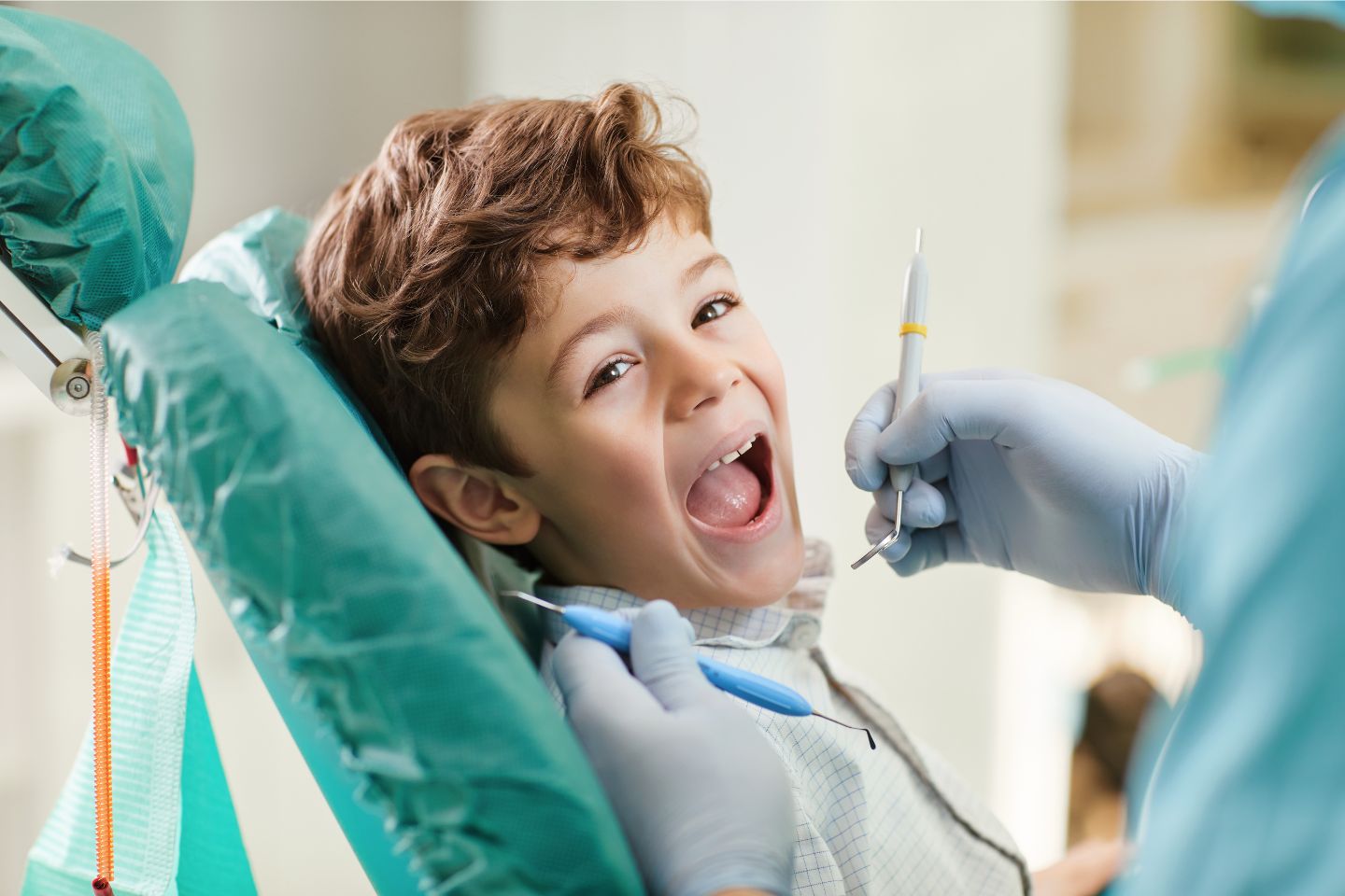 Primera experiencia odontológica de los niños pequeños